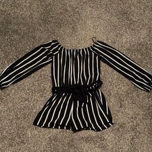 Striped pattern romper, w ribbon/tie around waist